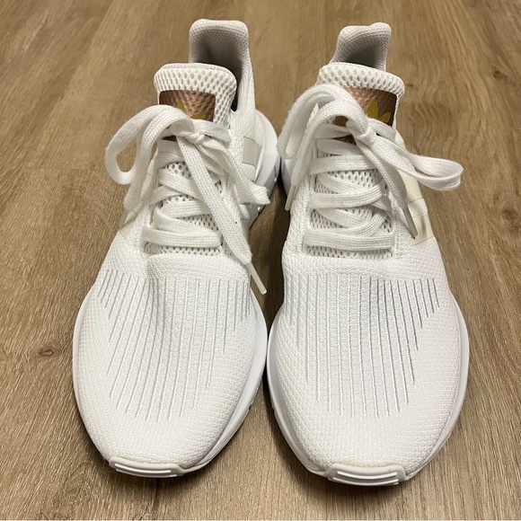 Adidas Swift Run Shoes Women's SZ 8.5 White Classic - Picture 2 of 8
